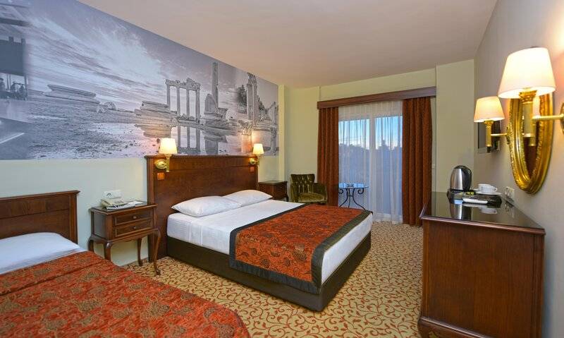 ANTIQUE ROMAN PALACE(ADULT ONLY+16)