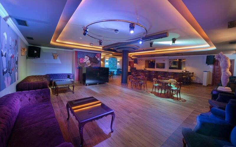 ANTIQUE ROMAN PALACE(ADULT ONLY+16)