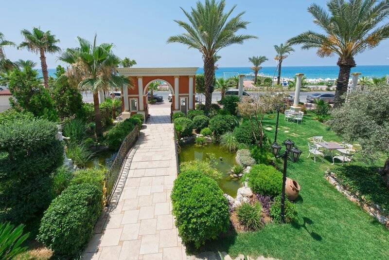 ANTIQUE ROMAN PALACE(ADULT ONLY+16)