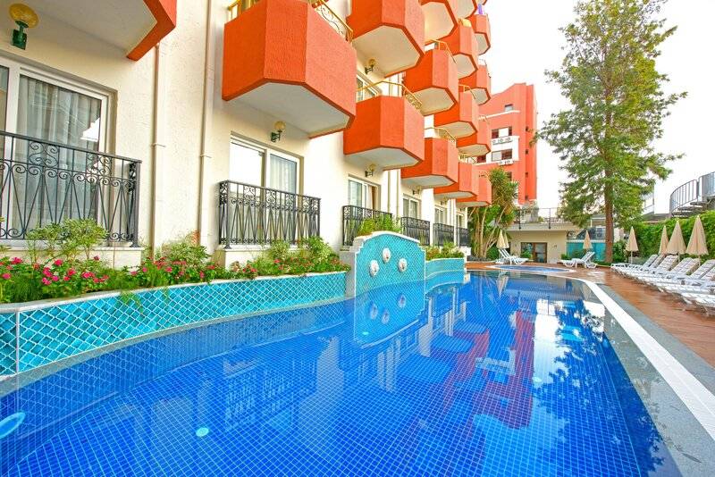 ANTIQUE ROMAN PALACE(ADULT ONLY+16)