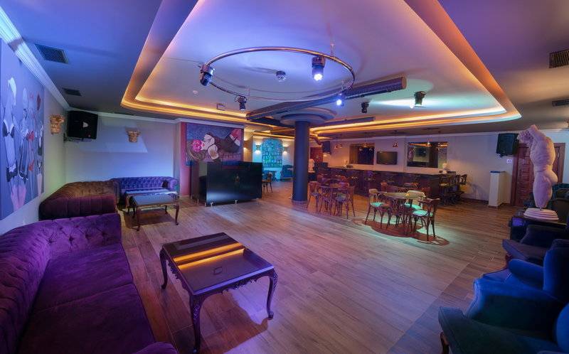 ANTIQUE ROMAN PALACE(ADULT ONLY+16)