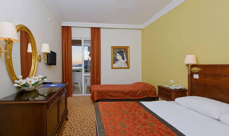 ANTIQUE ROMAN PALACE(ADULT ONLY+16)