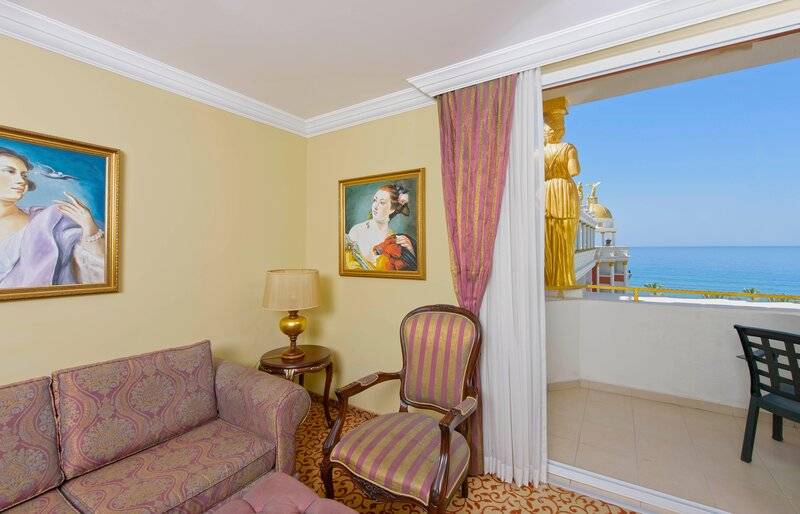 ANTIQUE ROMAN PALACE(ADULT ONLY+16)