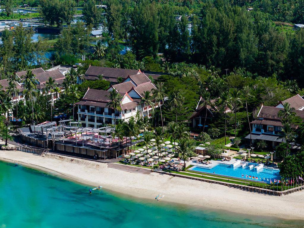 Apsara Beachfront Resort and Villa