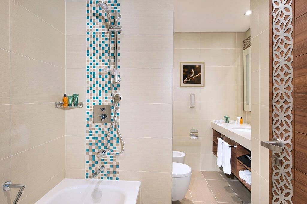 New: Hilton Garden Inn Dubai Jumeirah
Old: Hilton Garden Inn Al Mina