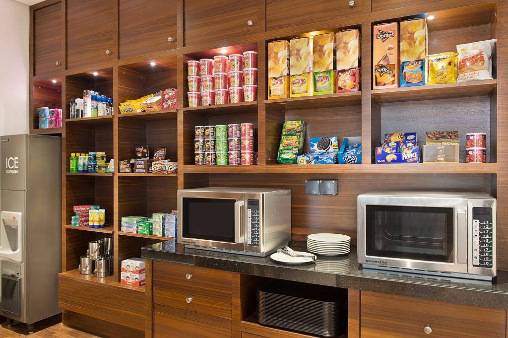 New: Hilton Garden Inn Dubai Jumeirah
Old: Hilton Garden Inn Al Mina
