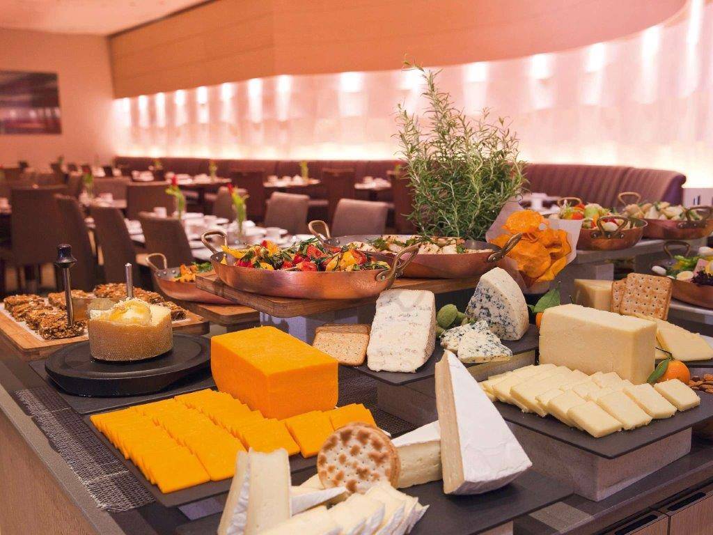 MOVENPICK HOTEL & APARTMENT BUR DUBAI
