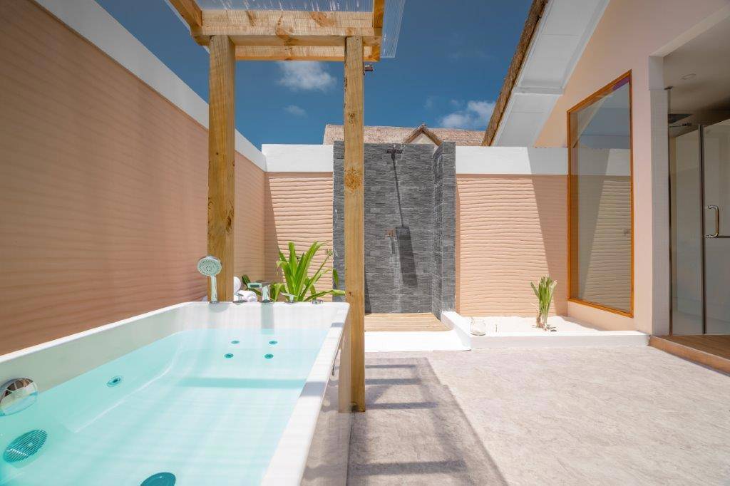 KUDAFUSHI RESORT & SPA