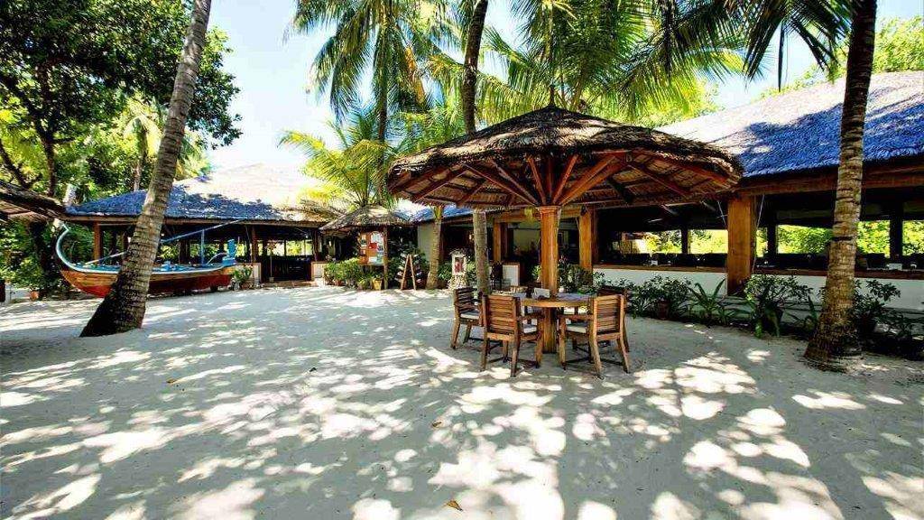 REETHI BEACH RESORT (CLOSED FOR REBRANDING)