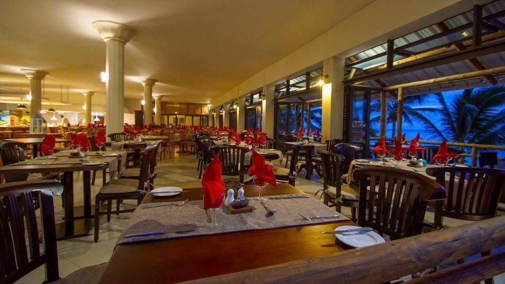 Le Peninsula Bay Beach Resort & Spa