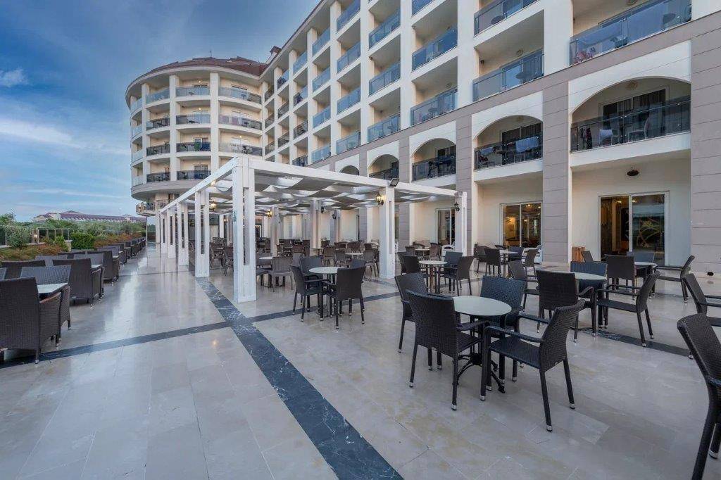 Port River Hotel & Spa