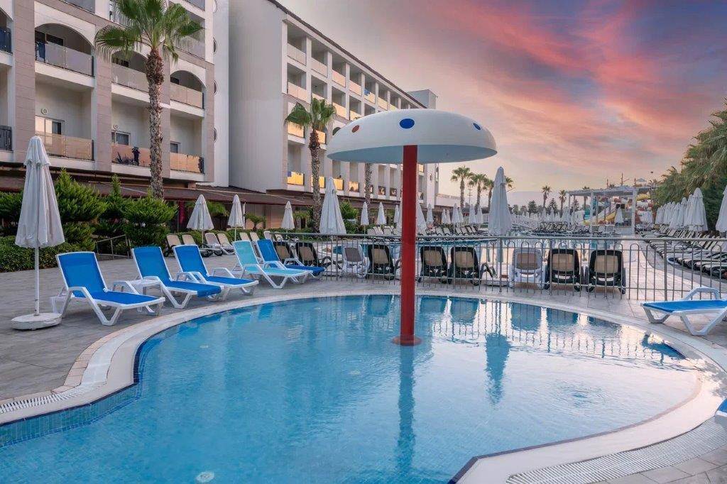 Port River Hotel & Spa