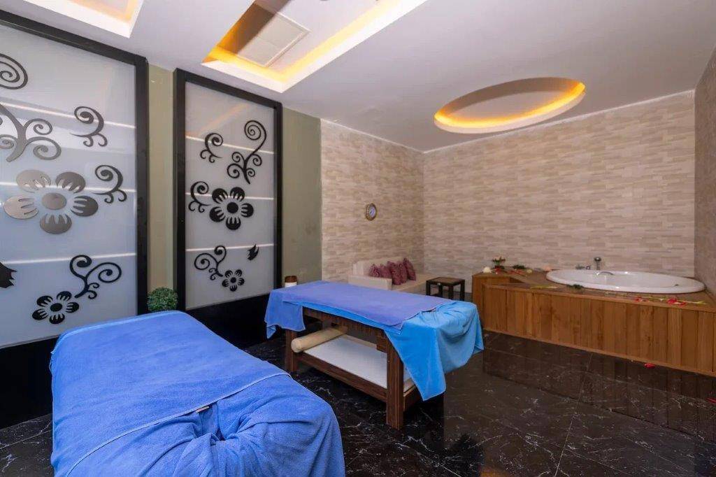 Port River Hotel & Spa