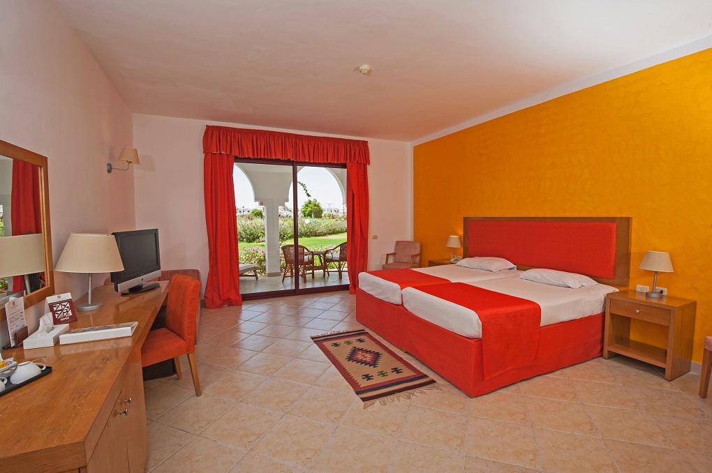 GORGONIA BEACH HOTEL