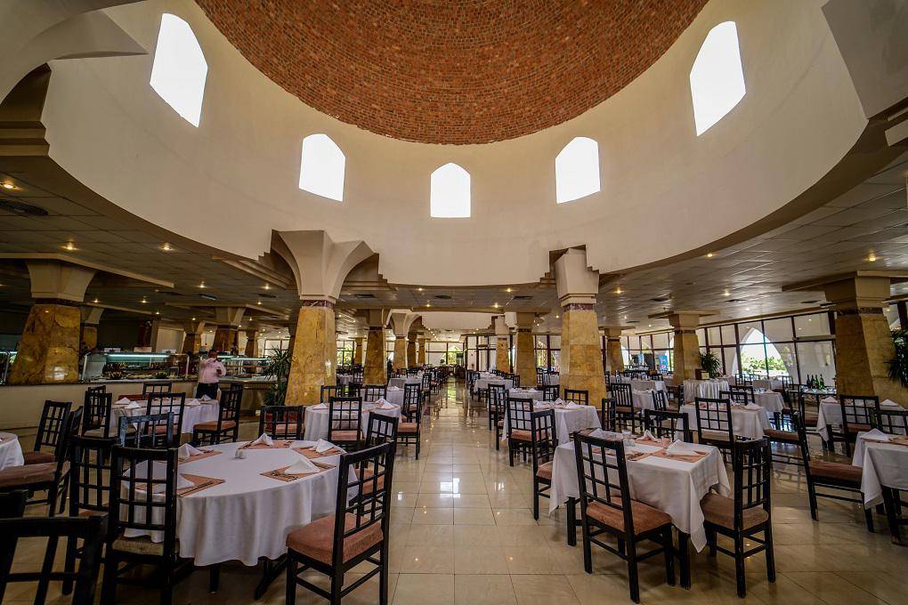 GORGONIA BEACH HOTEL