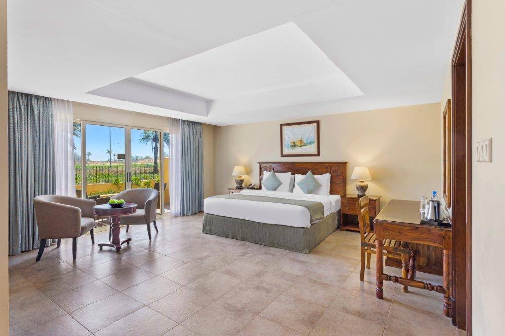 AL HAMRA VILLAGE HOTEL AL HAMRA VILLAGE HOTEL