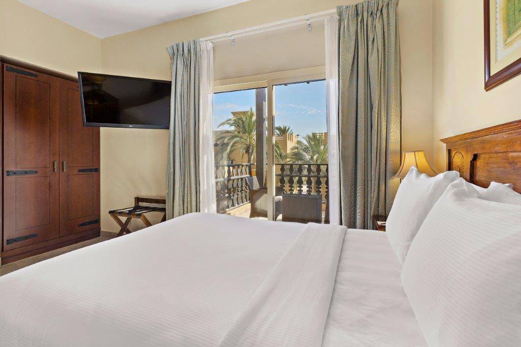 AL HAMRA VILLAGE HOTEL AL HAMRA VILLAGE HOTEL