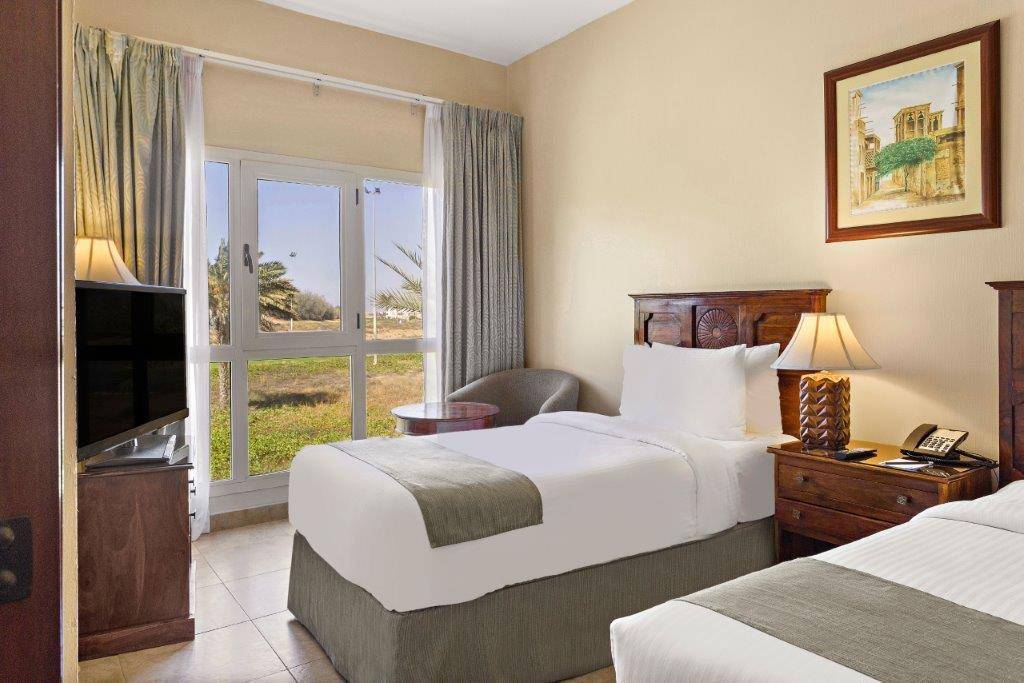 AL HAMRA VILLAGE HOTEL AL HAMRA VILLAGE HOTEL