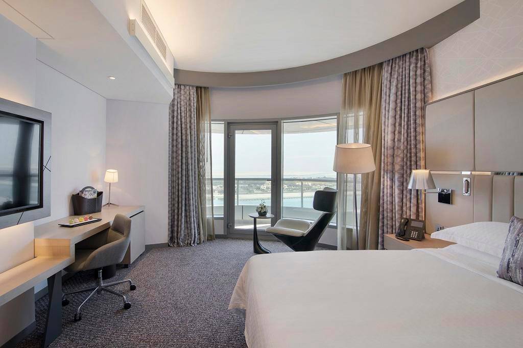 PEARL ROTANA CAPITAL CENTER