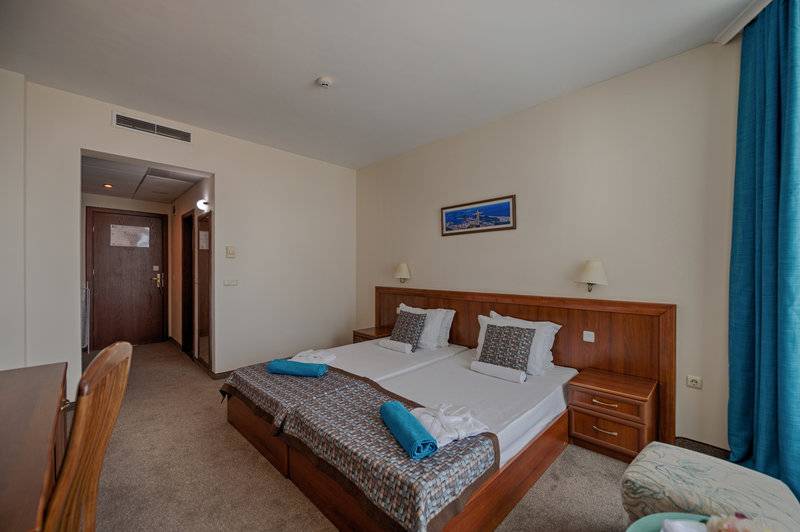 Berlin Golden Beach Hotel