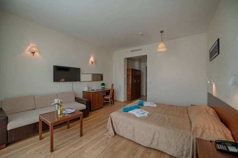 Berlin Golden Beach Hotel