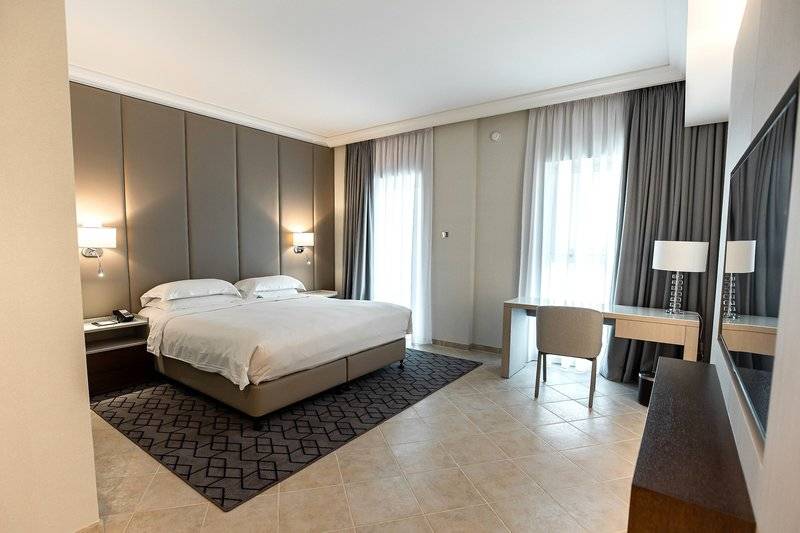 Beach Rotana – All Suites