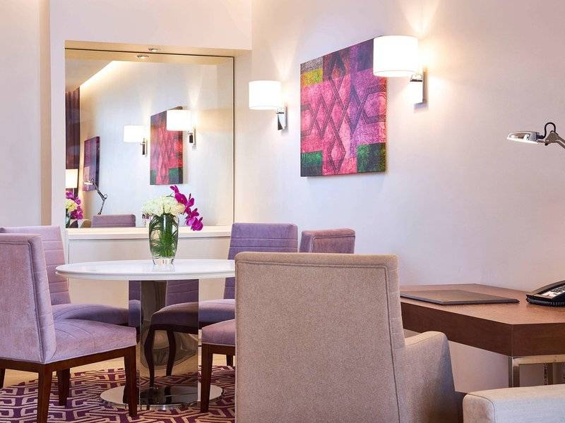 Mercure Dubai Barsha Heights Hotel Suites