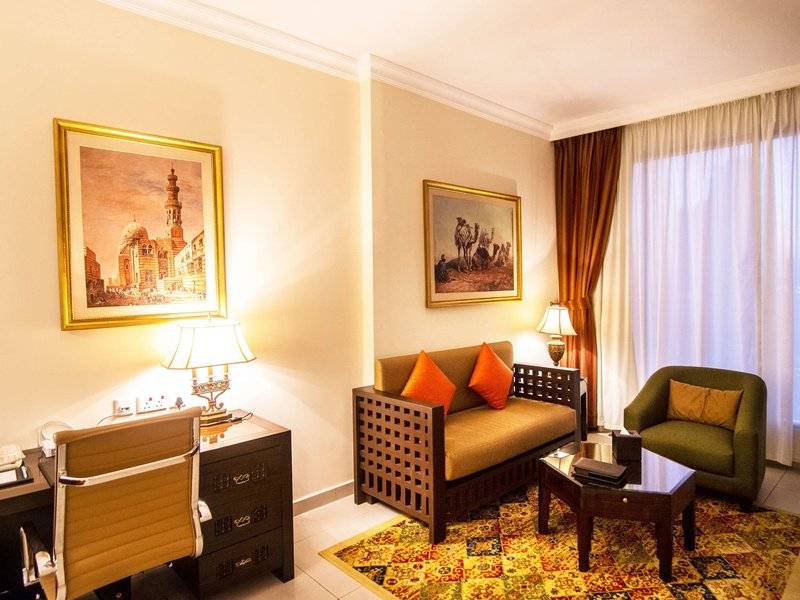 Mercure Dubai Barsha Heights Hotel Suites