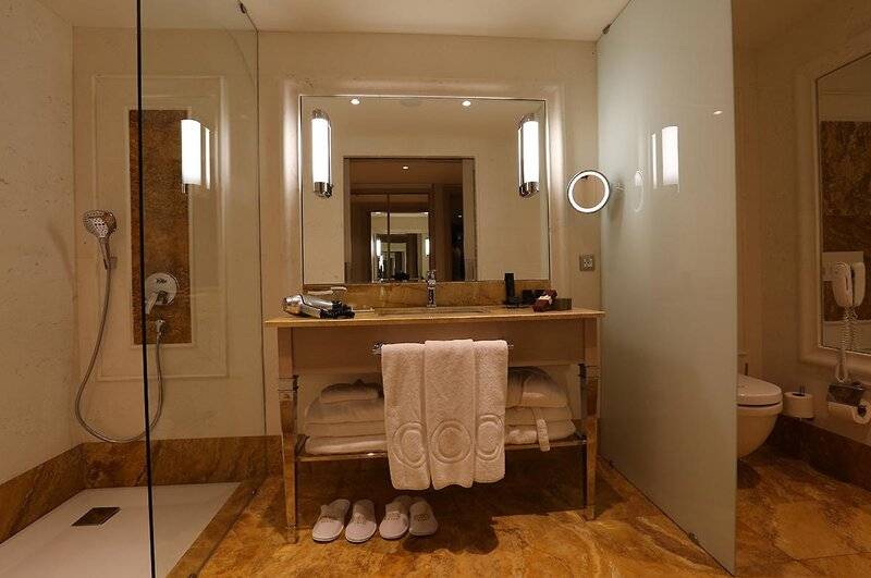 Charisma De Luxe Hotel