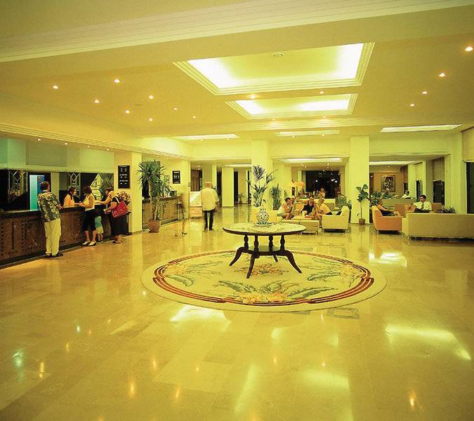 Le Bleu Hotel & Resort