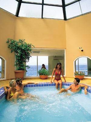 Le Bleu Hotel & Resort