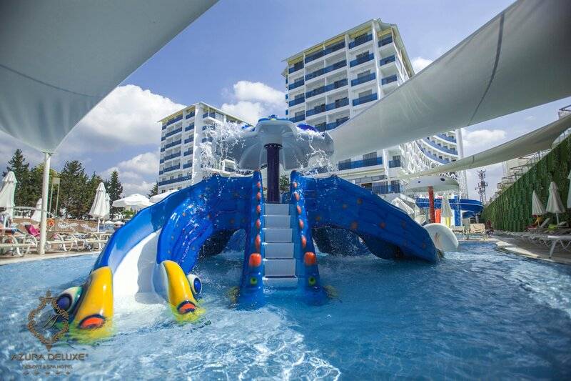 Azura Deluxe Resort & Spa Hotel