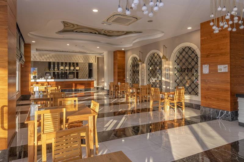 LRS Port River Hotel & Spa