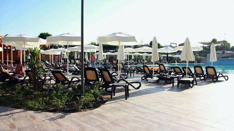 Commodore Elite Suites & Spa