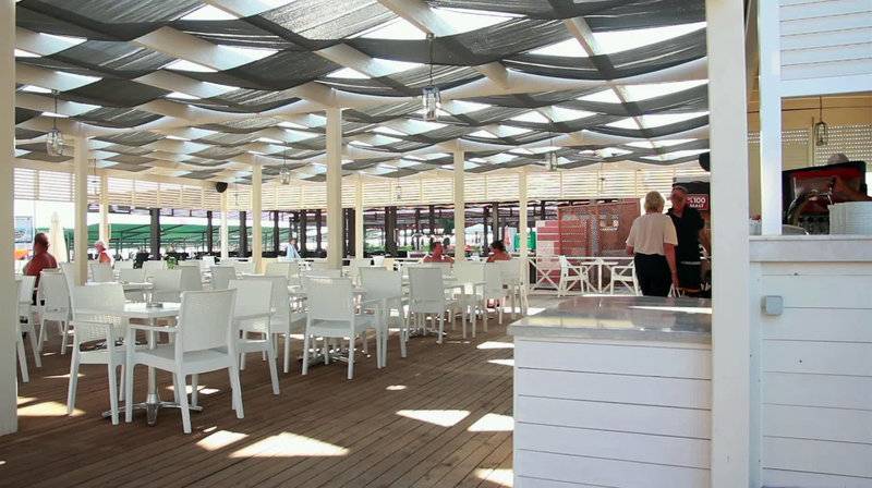 Commodore Elite Suites & Spa