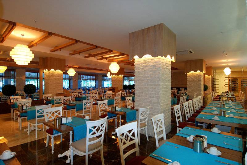 Commodore Elite Suites & Spa