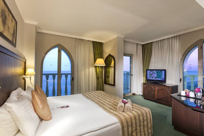 Crowne Plaza Antalya