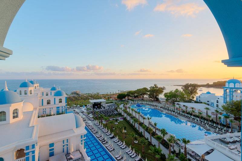 Rubi Platinum Spa Resort & Suites