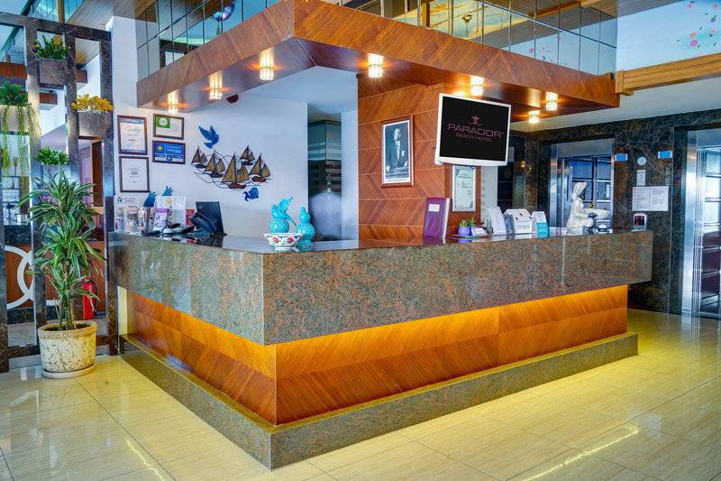 Parador Beach Hotel
