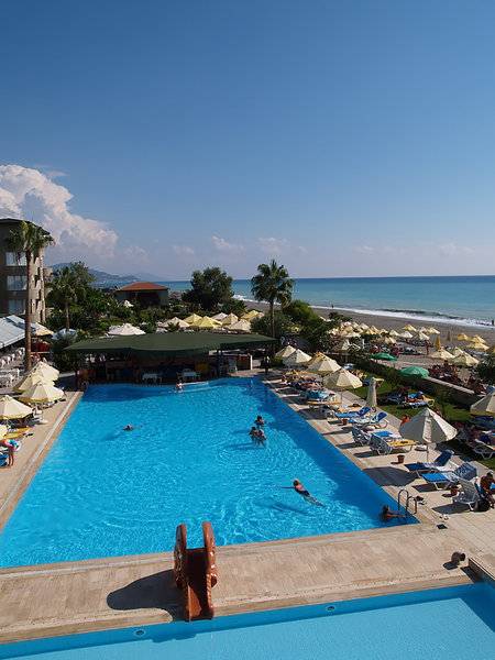 Senza Sunset Beach Hotel
