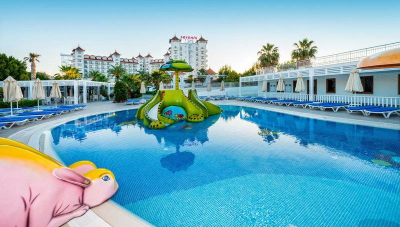 Serenis Hotel