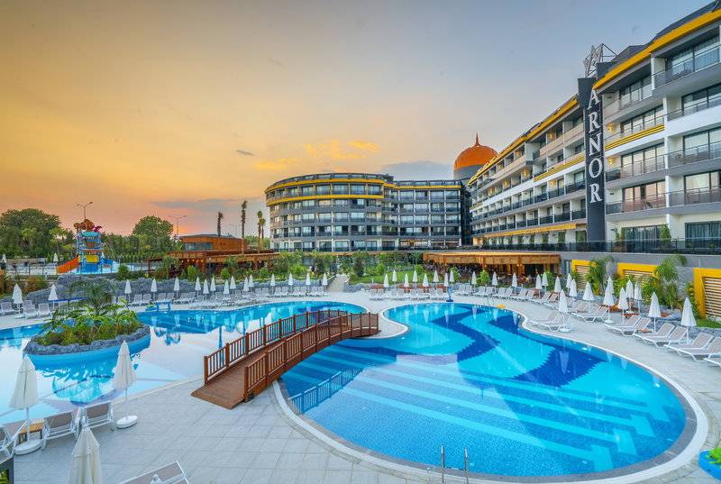 Arnor De Luxe Hotel & SPA