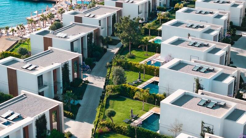 The Norm Collection Door'a