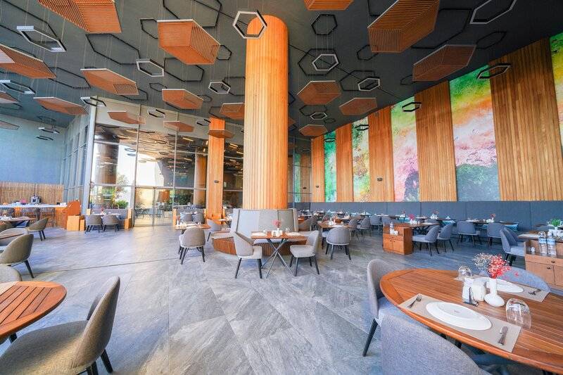 The Norm Collection Door'a