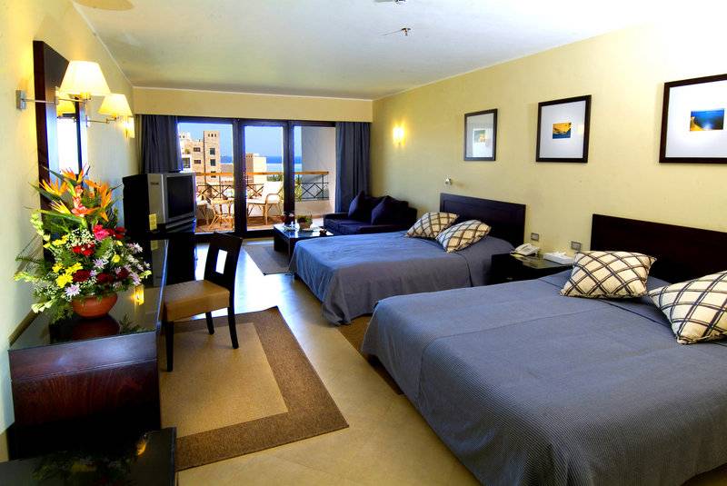 FORT ARABESQUE BEACH RESORT