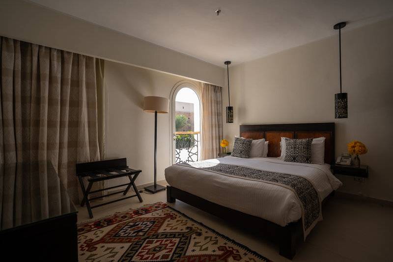 FORT ARABESQUE BEACH RESORT