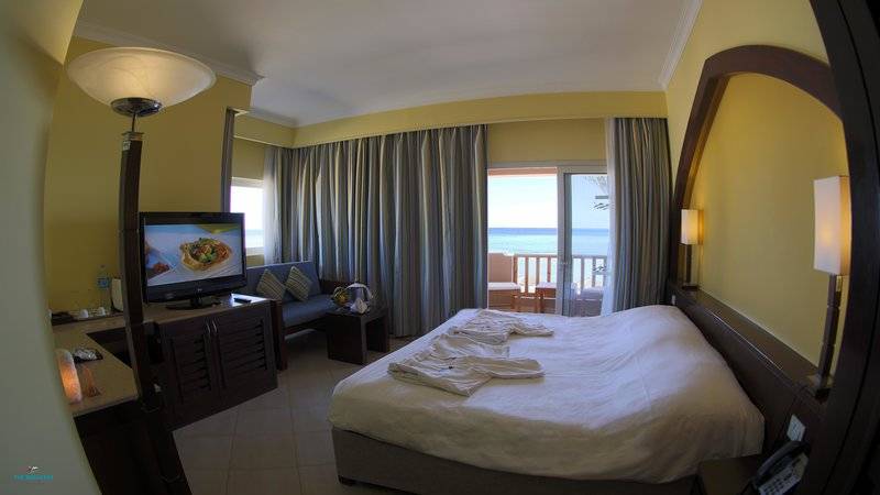 THE BREAKERS DIVING AND SURFING LODGE