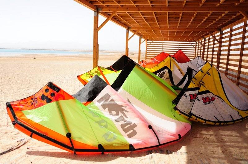 THE BREAKERS DIVING AND SURFING LODGE