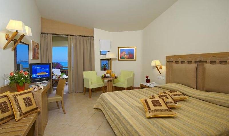 Giannoulis Santa Marina Plaza