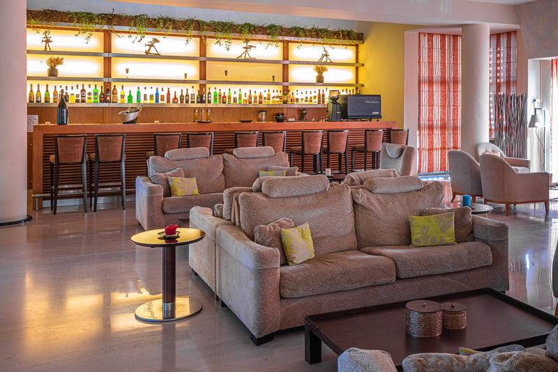 Giannoulis Santa Marina Plaza